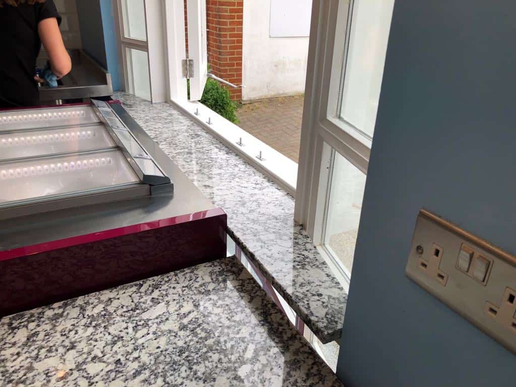 Bottega Montalbano, Tenterden — granite counter detail