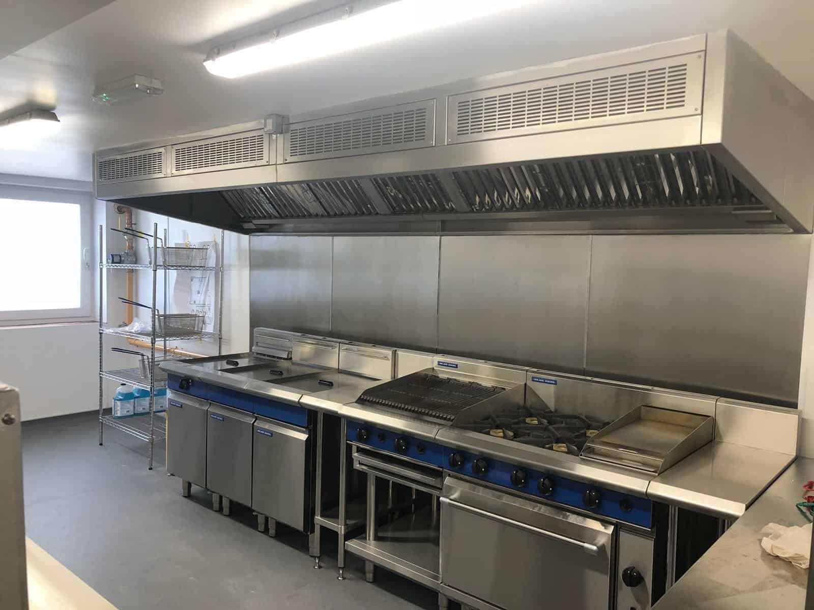 The Britannia Inn, Dungeness — heavy-duty cooking range
