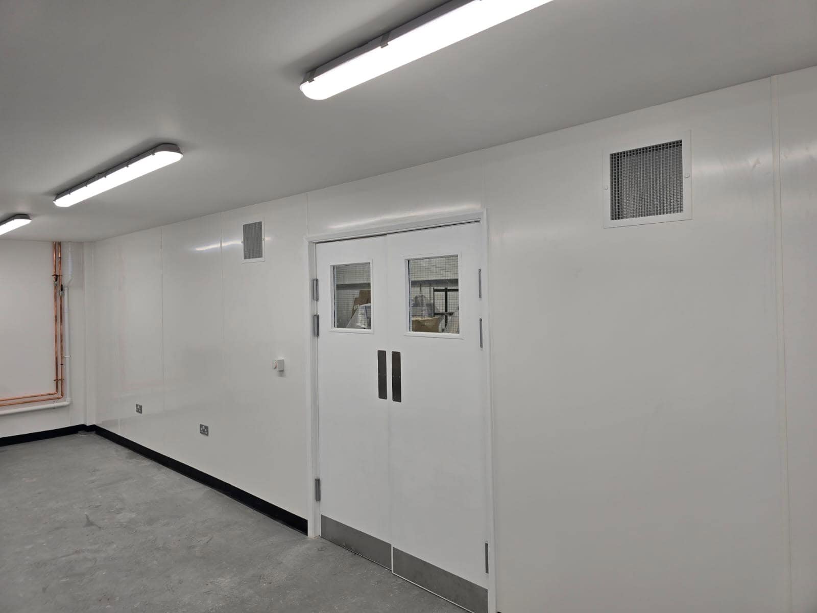 Condimaniac Chatham — uPVC hygienic wall cladding in the food production room