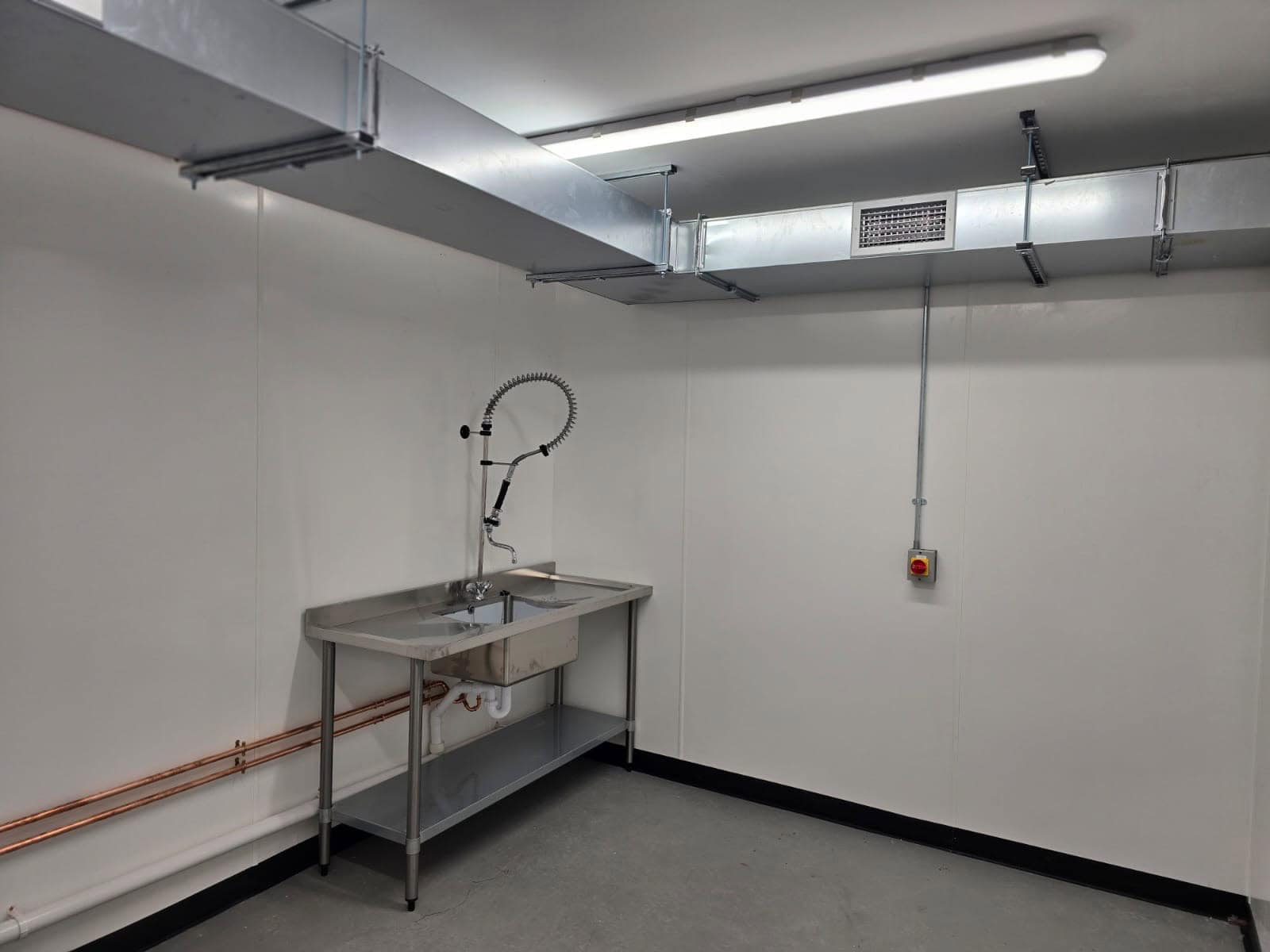 Condimaniac Chatham — wash station with commercial sink