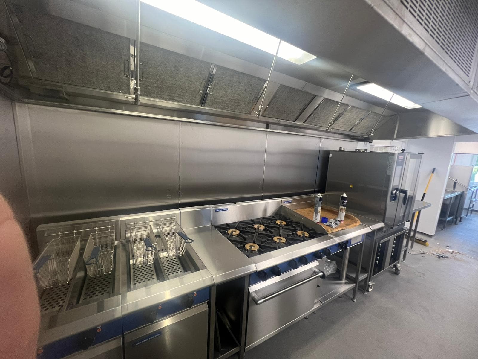 The Roadhouse Diner, Sandwich — fryers and range