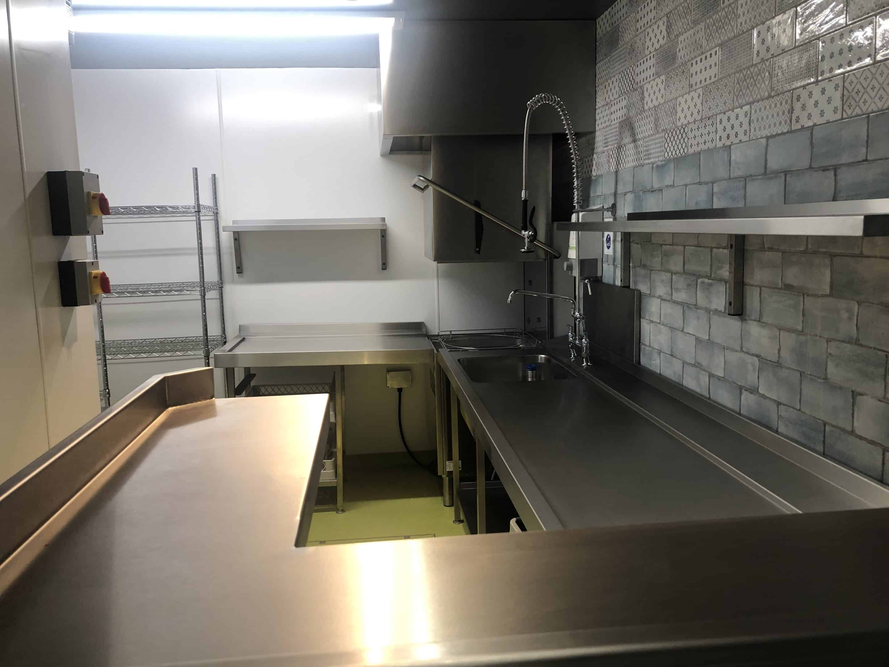 Wash-up area overview at The Kings Arms, Elham