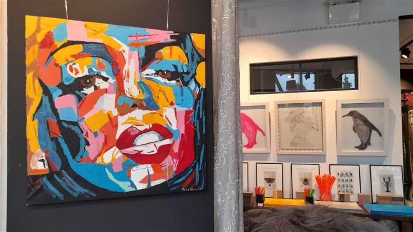 Art gallery and shop-fitting at The Snug, Ashford
