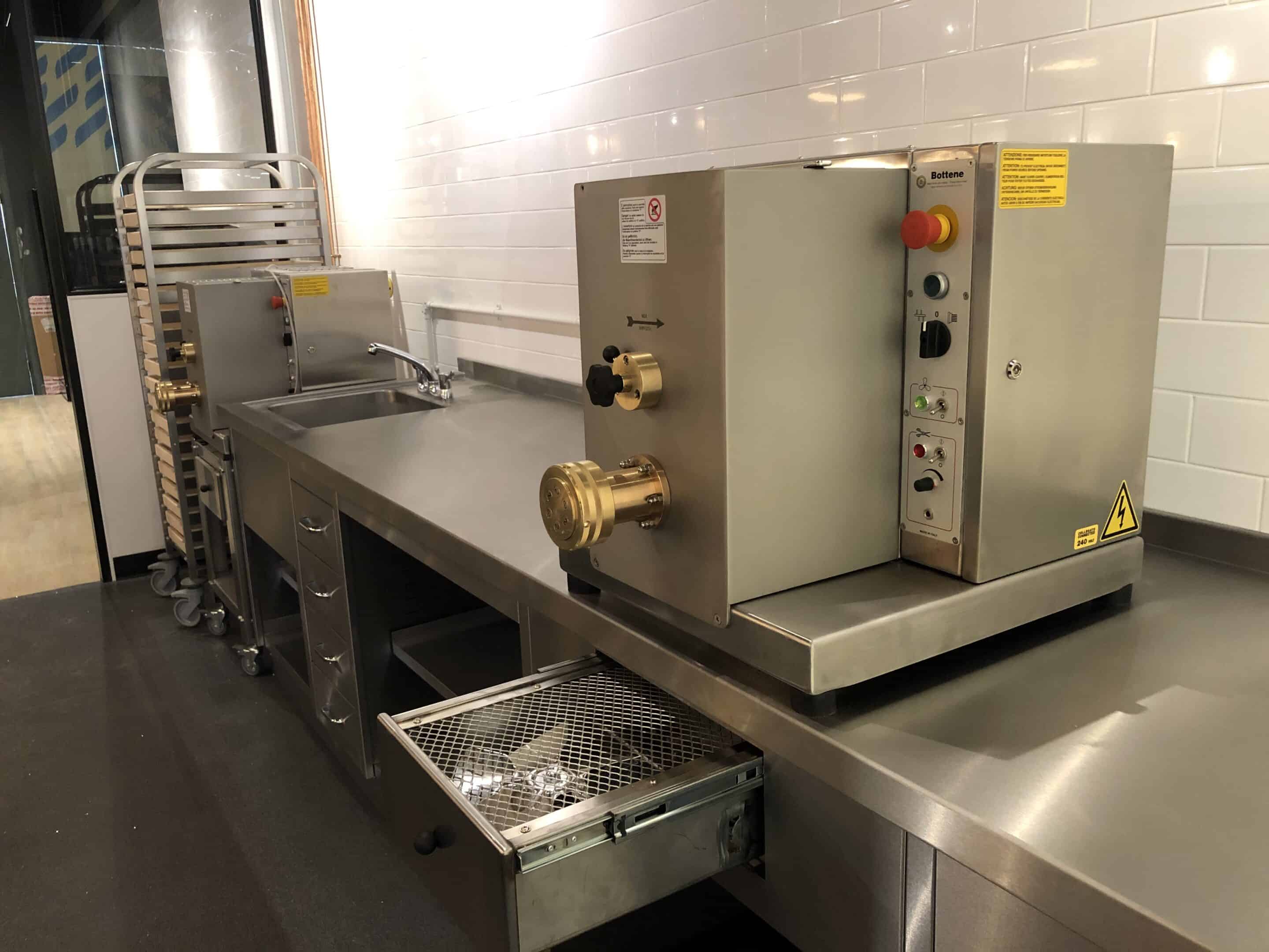 Bottene pasta machine in the dedicated workshop at Unita Quattro