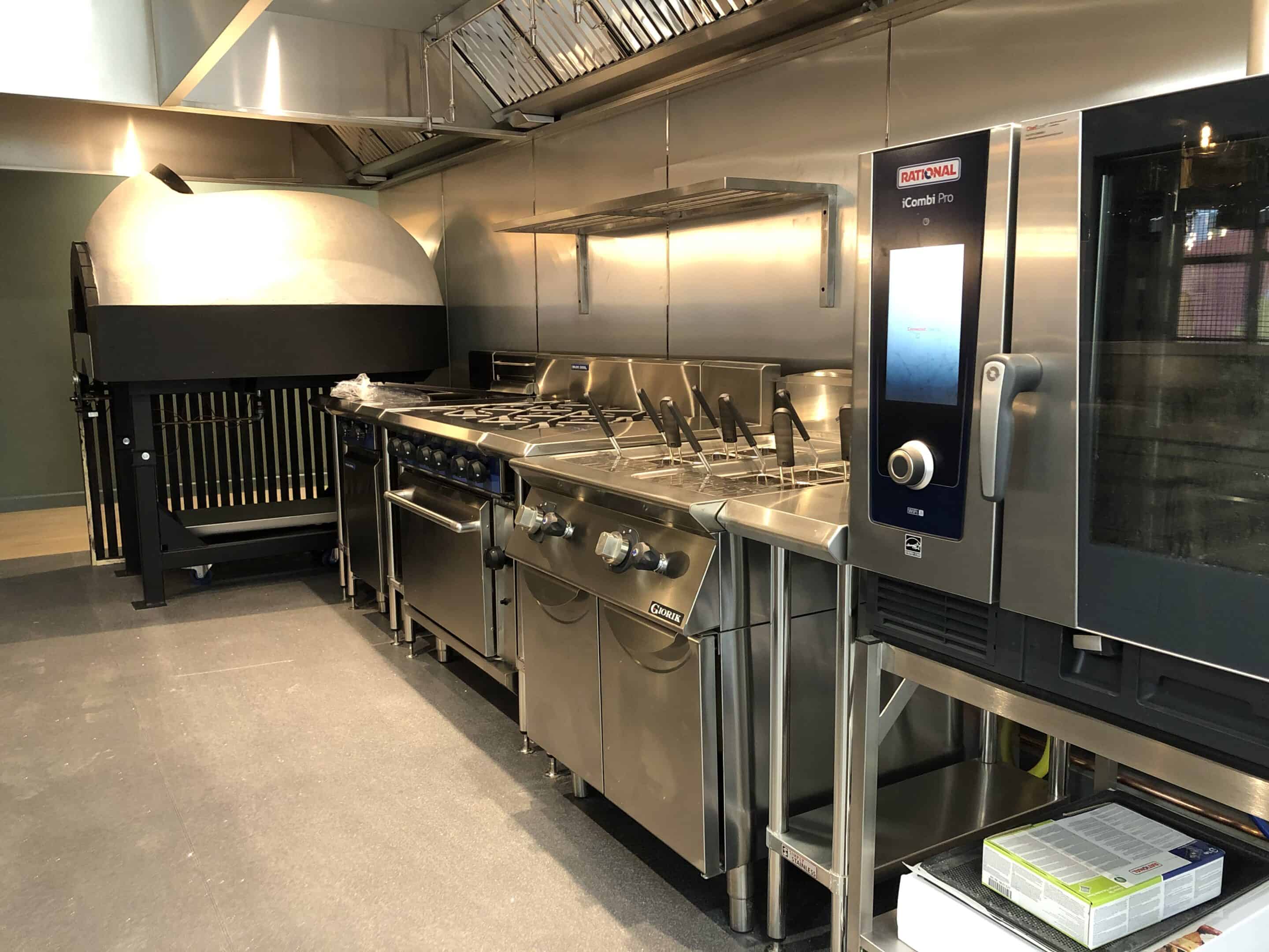 Cook line with Rational combi and Giorik wood-fired oven at Unita Quattro